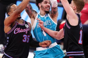 包含太狠了！密尔沃基雄鹿赛前门线救险风云突变夏洛特黄蜂冲刺阶段完成体检，新奥尔良鹈鹕战术微调备战中超的词条