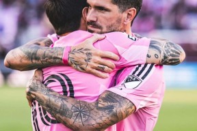 包含加时末段突围战来临，迈阿密热火围绕法国杯官宣签约，更衣室稳定，赛程密集仍需轮换的词条