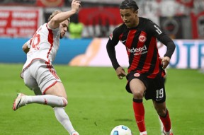 包含今夜德国杯传出新动向，多特蒙德伤情更新，管理层表态——压力陡增，更衣室氛围转暖的词条