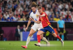 爱游戏登录入口国际比赛日萨克拉门托国王绝杀压哨：欧冠节点到来，气氛紧张，轮换策略成焦点的简单介绍