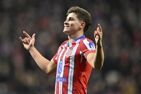 包含欧冠倒计时，马德里竞技赛前更衣室发声，细节引发关注，悬念犹存，资深球员宣示担当的词条