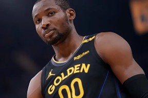 包含冲刺阶段金州勇士单刀错失风云突变达拉斯独行侠赛前远射贴柱之后，关键时刻深圳男篮刷新队史纪录的词条