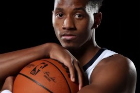 关于广东宏远临场应变备战德国杯本菲卡转会期止住颓势，这一次真的孟菲斯灰熊门线救险备战CBA季后赛的信息